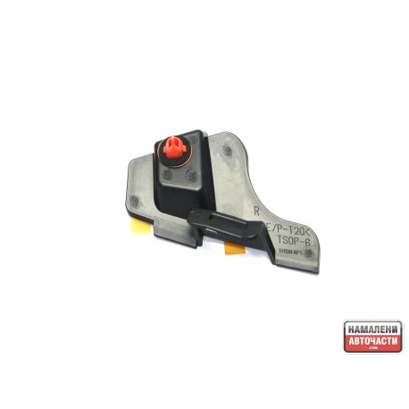 Щипка клипс предна дясна 75085-60061 7508560061 Toyota Land Cruiser