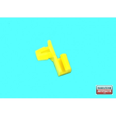 Щипка клипс 80532-01L00 8053201L00 Nissan врата десен