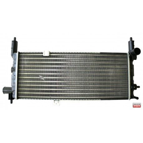 Радиатор 1300016 883920 Opel двигател