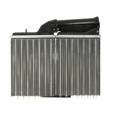 Радиатор парно 64111384725 D6B010 BMW 5