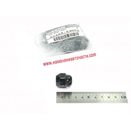 Гайка 40224-43N0A 4022443N0A Nissan главина