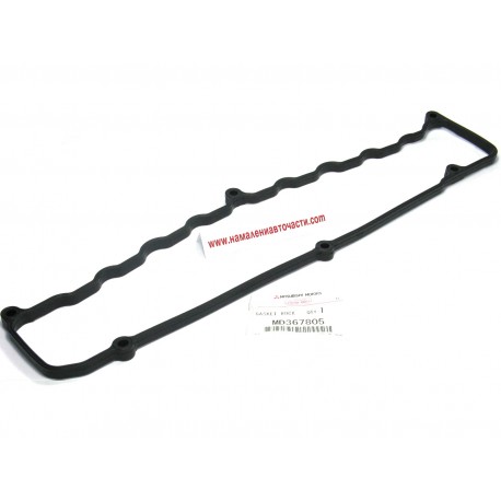 Гарнитура MD367805 Mitsubishi капак клапани дясна